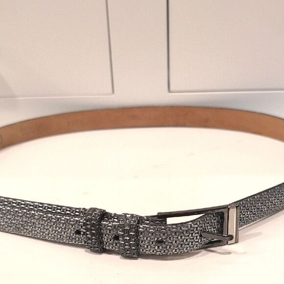 WCM New York Italian Calfskin Silver Textured Metallic Belt Gunmetal Buckle - Picture 7 of 9